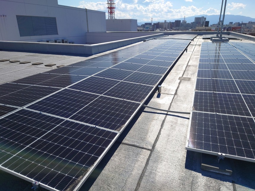 Y社様　自家消費型太陽光発電設備 工事完了！！